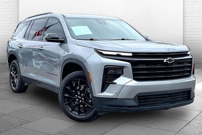 2024 Chevrolet Traverse LT