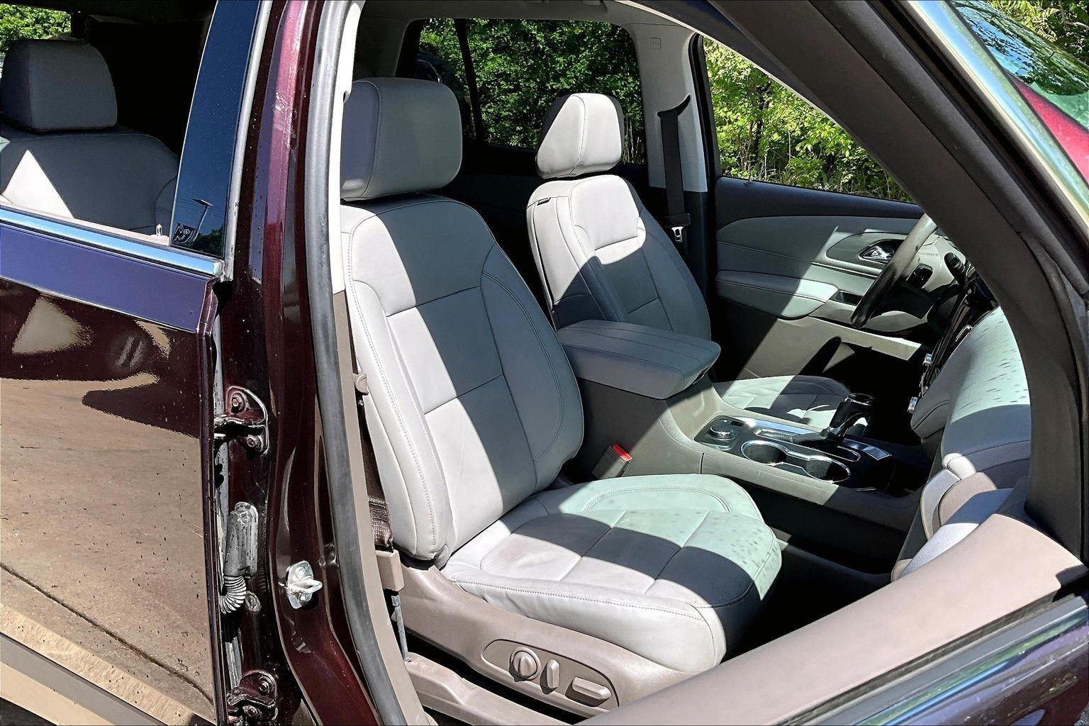 2020 Chevrolet Traverse LT Leather