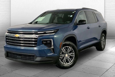 2025 Chevrolet Traverse LT