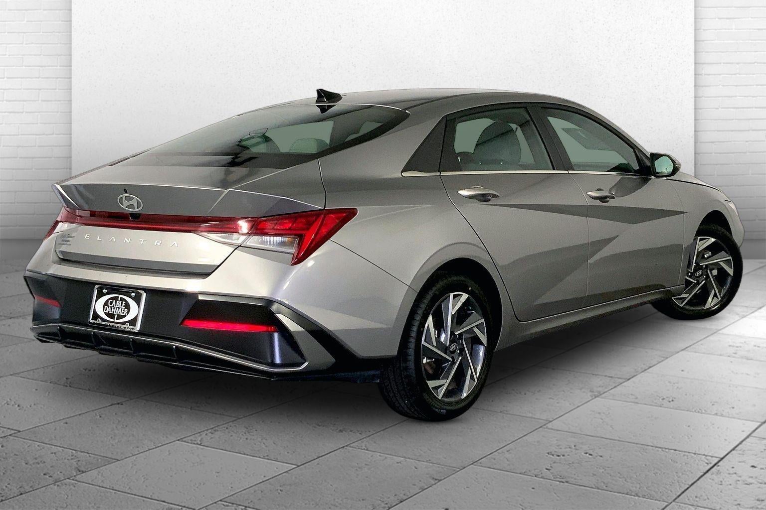 2025 Hyundai Elantra Hybrid Limited
