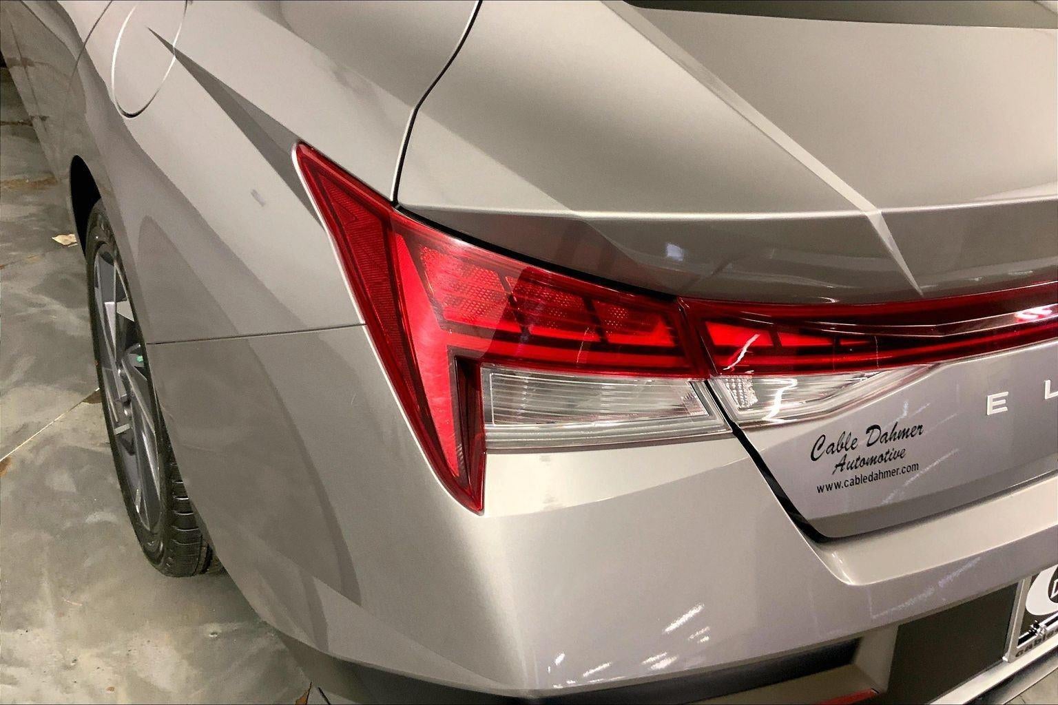 2025 Hyundai Elantra Hybrid Limited