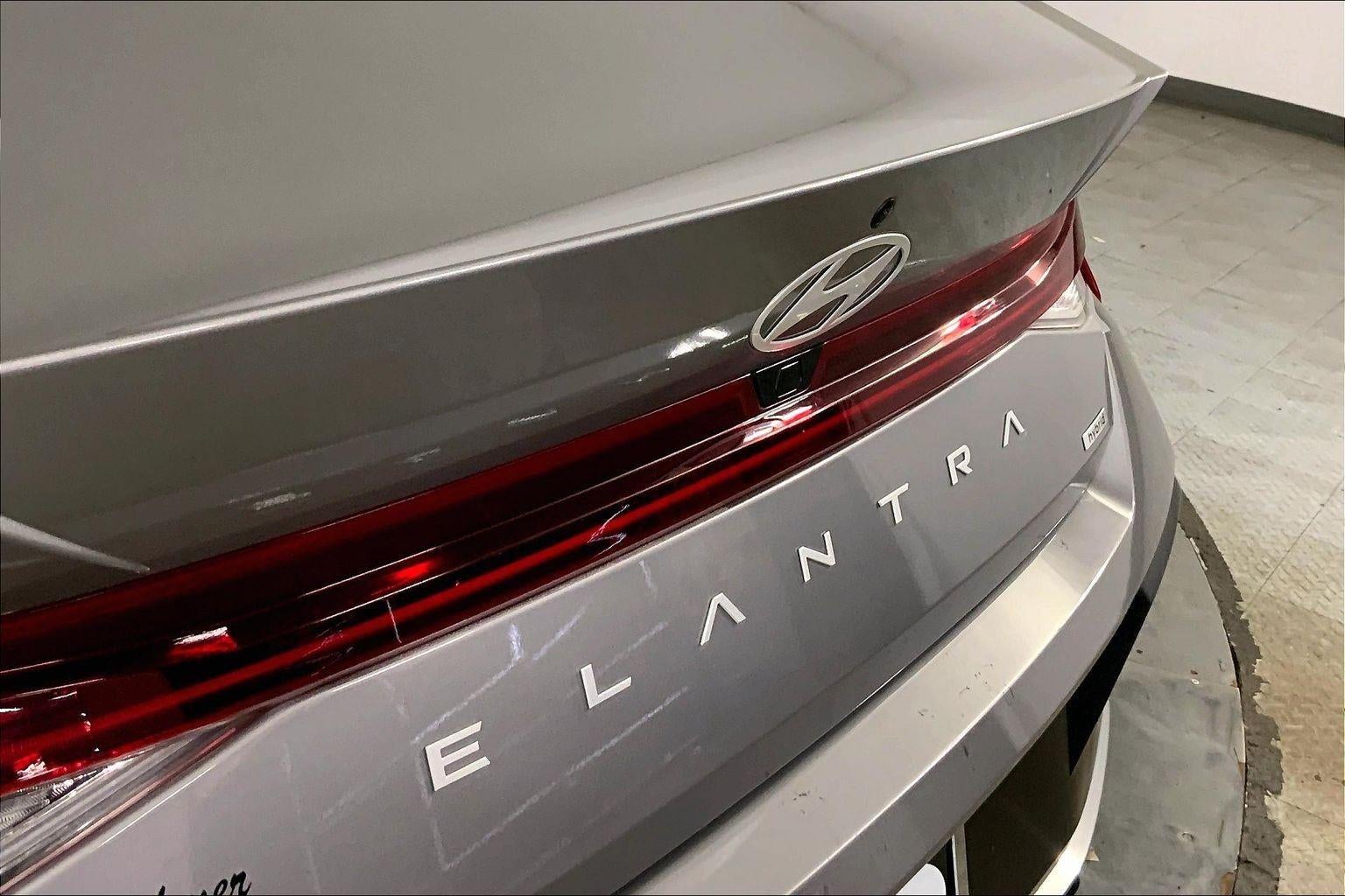 2025 Hyundai Elantra Hybrid Limited
