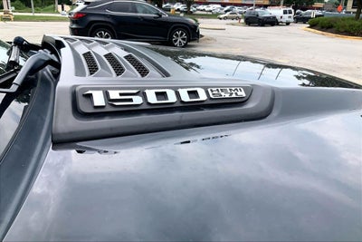 2020 RAM 1500 Laramie Crew Cab 4x4 5'7' Box