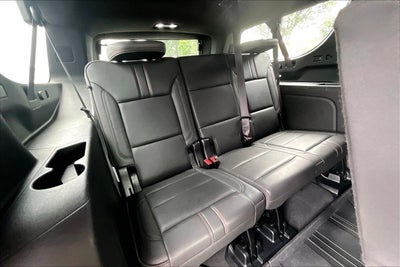 2023 Chevrolet Suburban 4WD RST