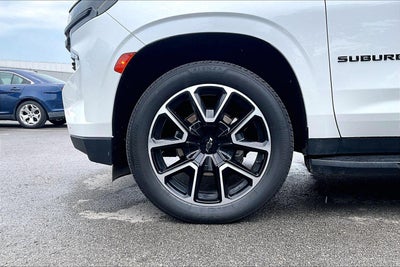 2023 Chevrolet Suburban 4WD RST