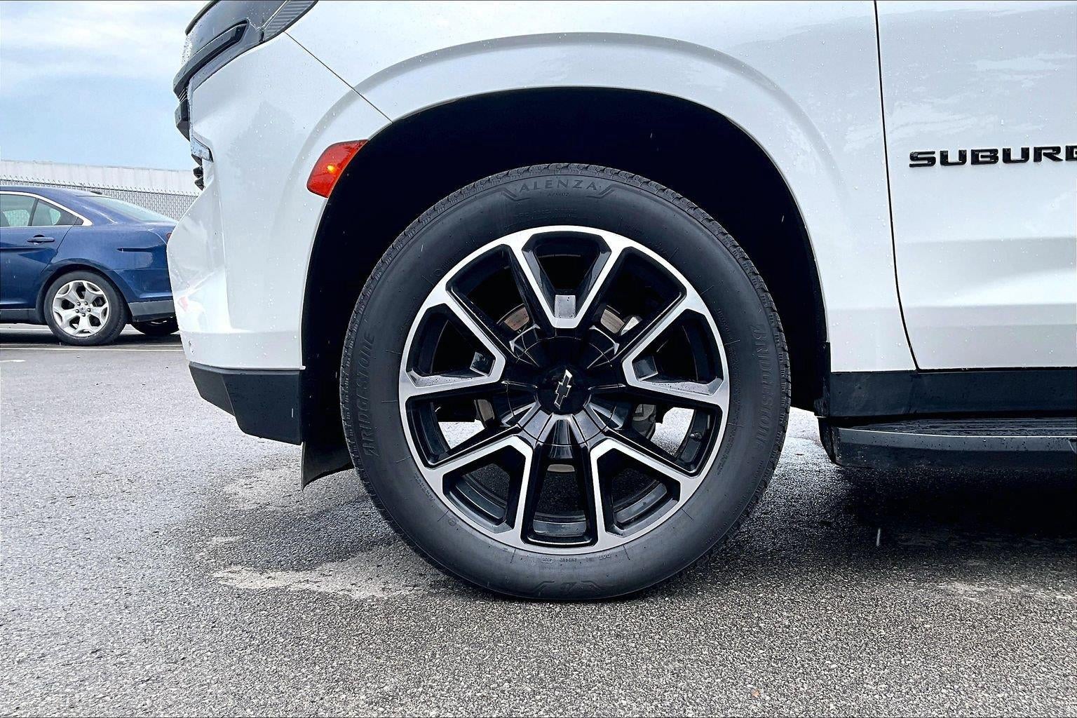 2023 Chevrolet Suburban 4WD RST