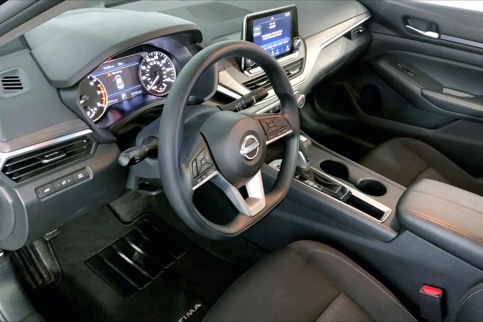 2025 Nissan Altima SV FWD