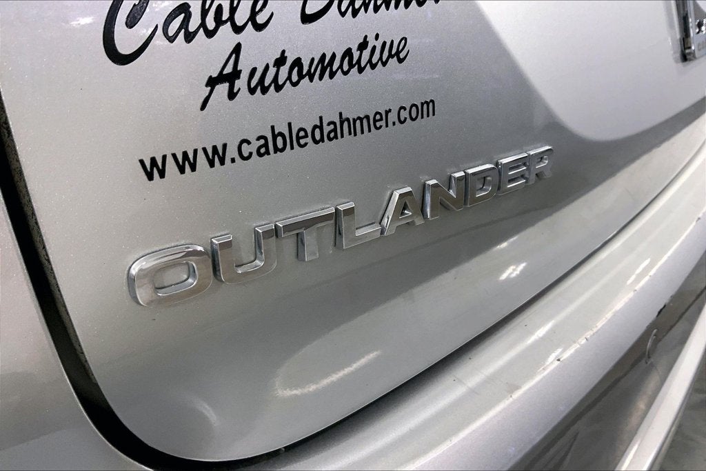 2024 Mitsubishi Outlander SE
