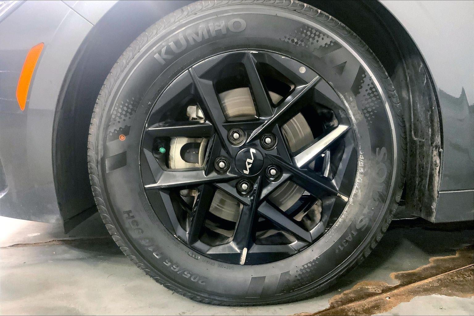 2025 Kia K5 LXS
