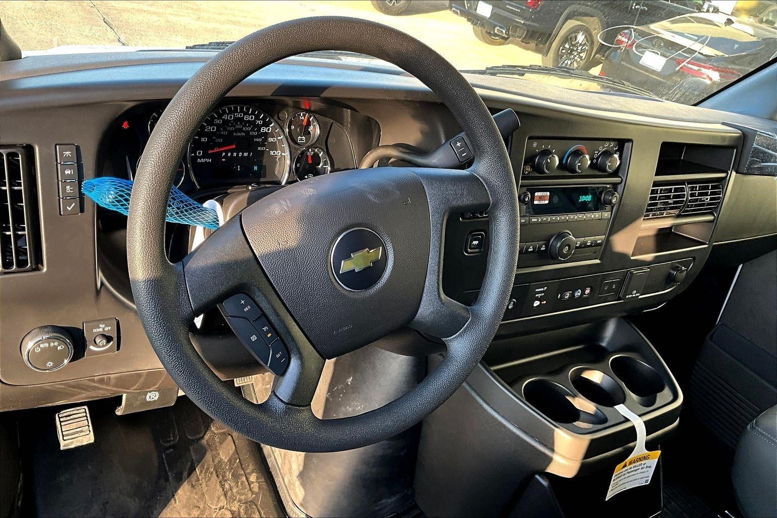 2025 Chevrolet Express Cargo WT