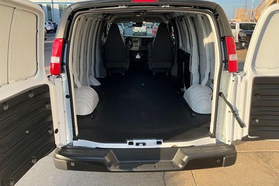 2025 Chevrolet Express Cargo WT