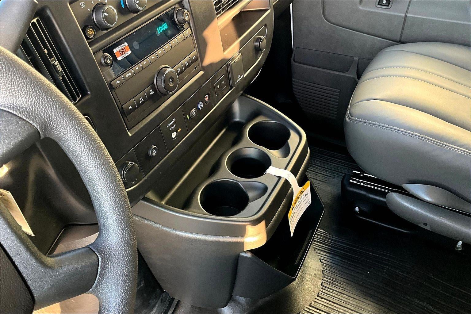 2025 Chevrolet Express Cargo WT