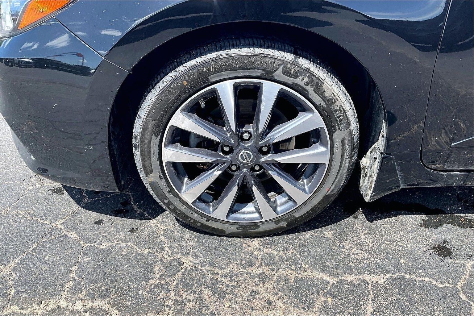 Used 2017 Nissan Altima SL with VIN 1N4AL3AP0HC119255 for sale in Kansas City