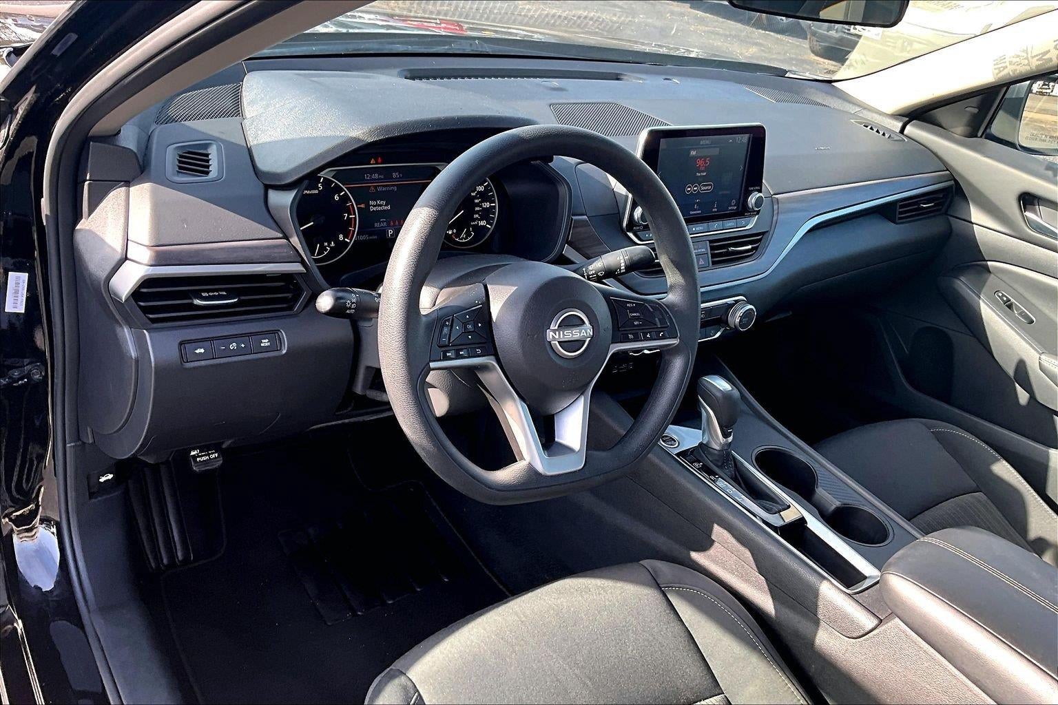 2025 Nissan Altima SV - Photo 15