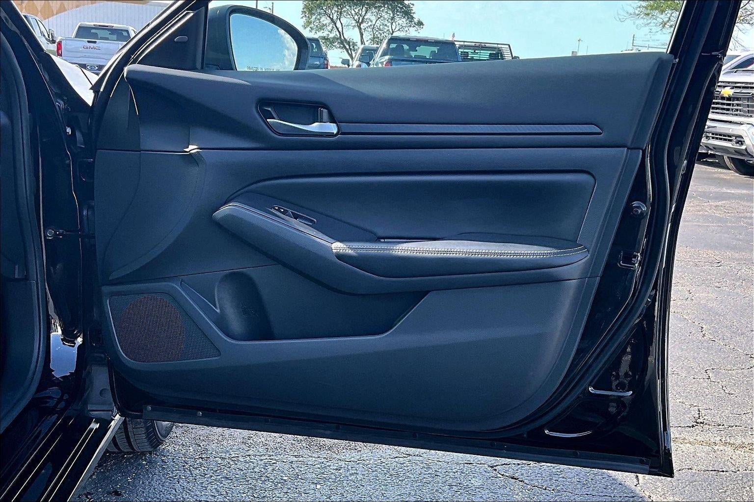 2025 Nissan Altima SV - Photo 26