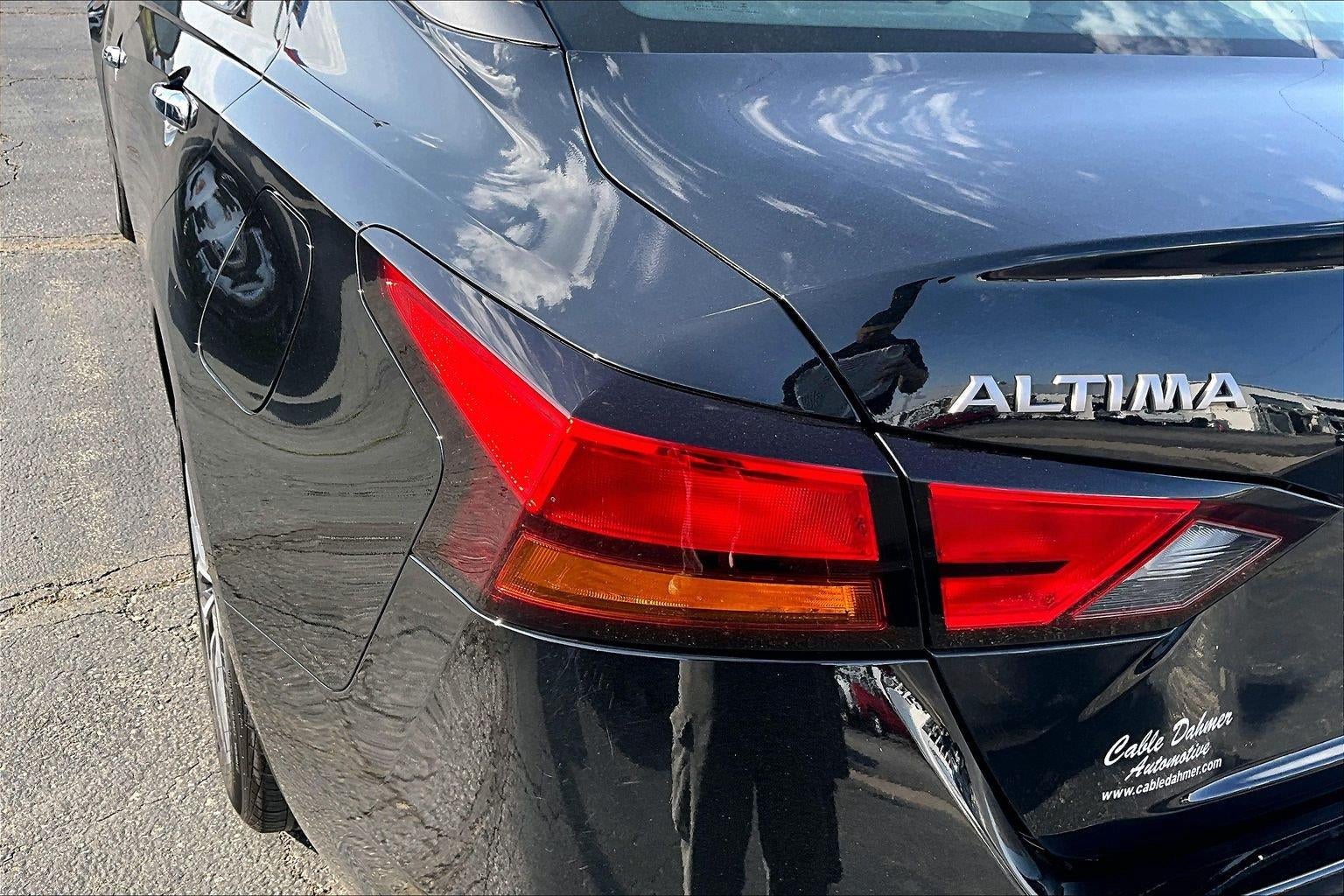 2025 Nissan Altima SV - Photo 28