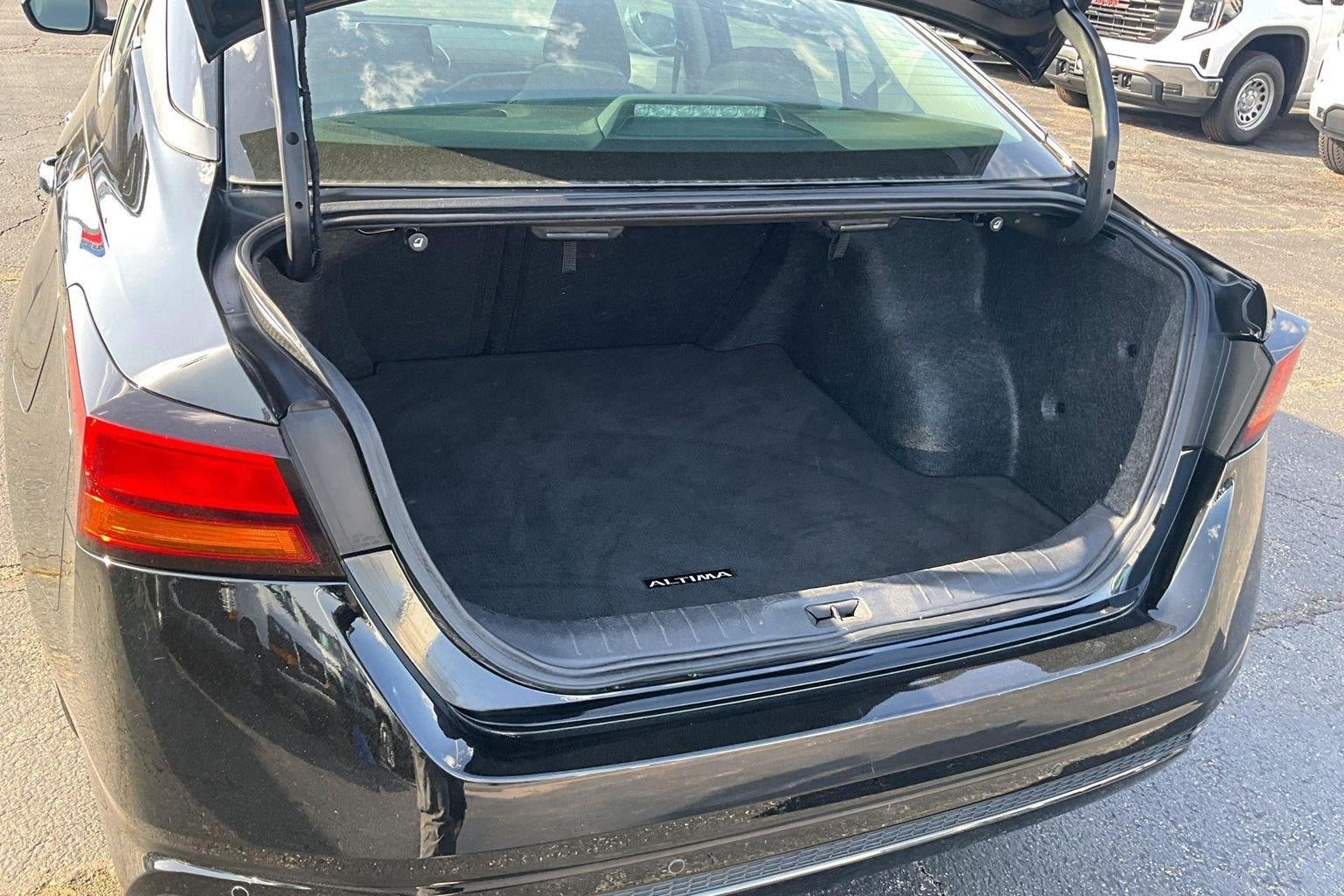 2025 Nissan Altima SV - Photo 4