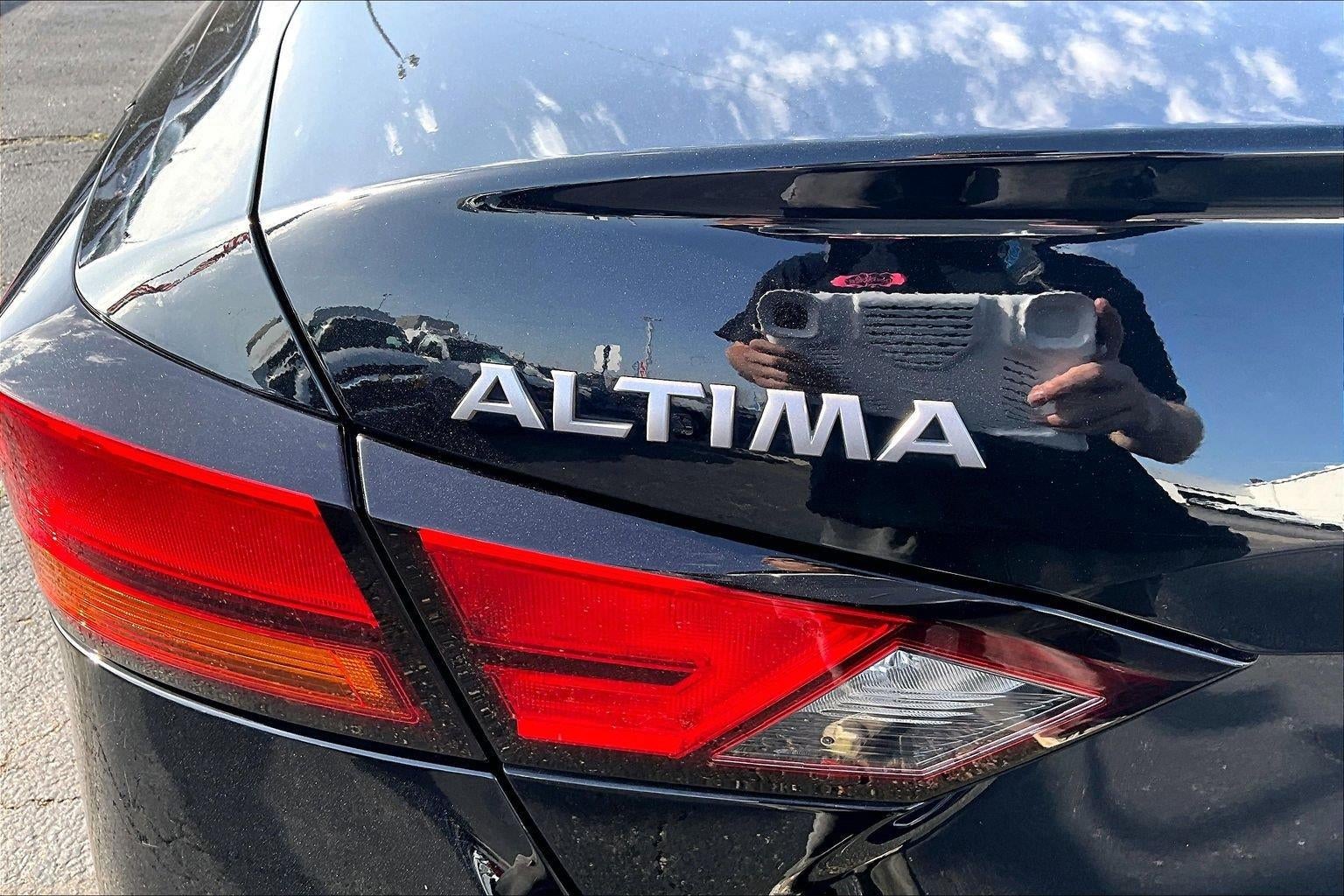 2025 Nissan Altima SV - Photo 8