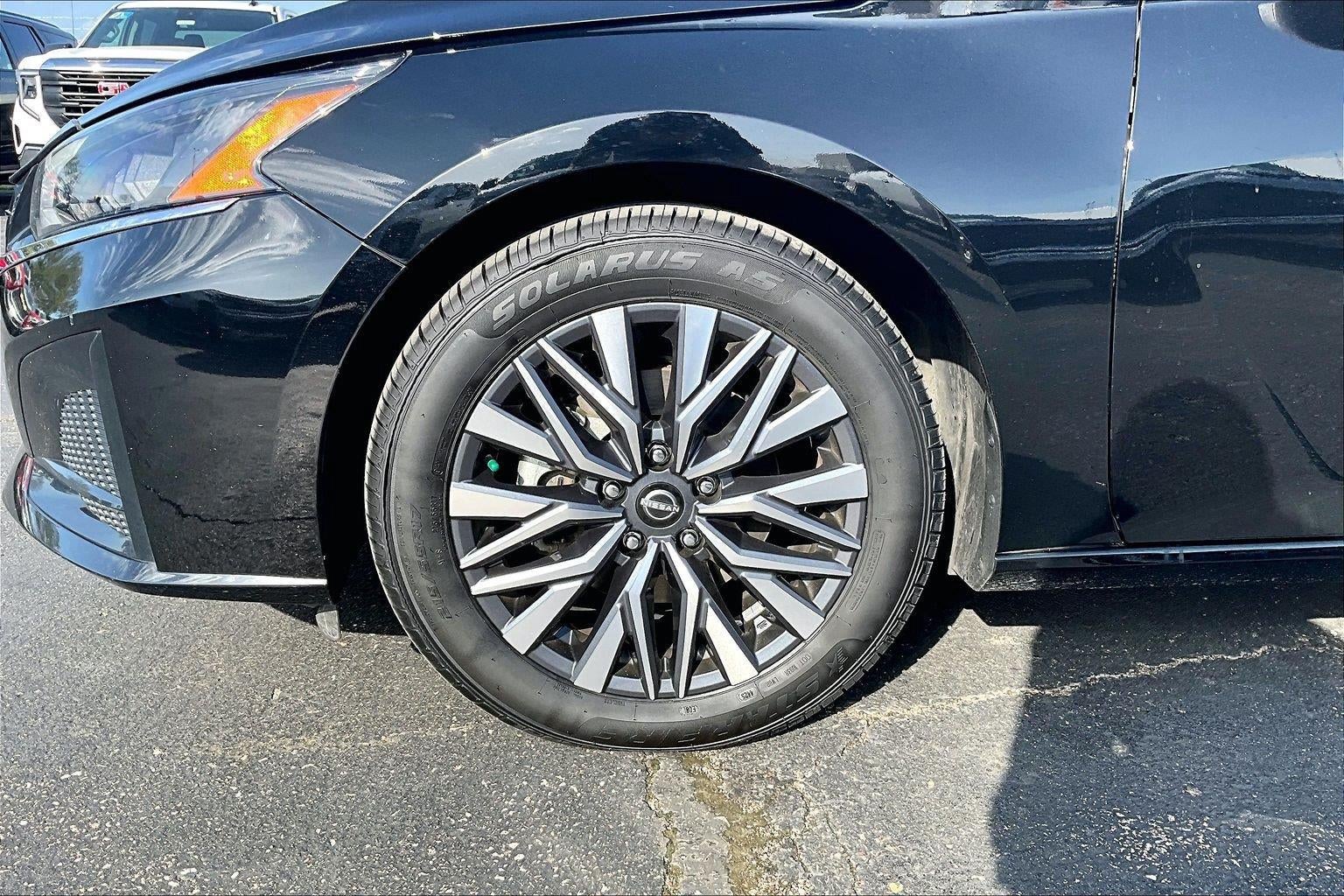 2025 Nissan Altima SV - Photo 9