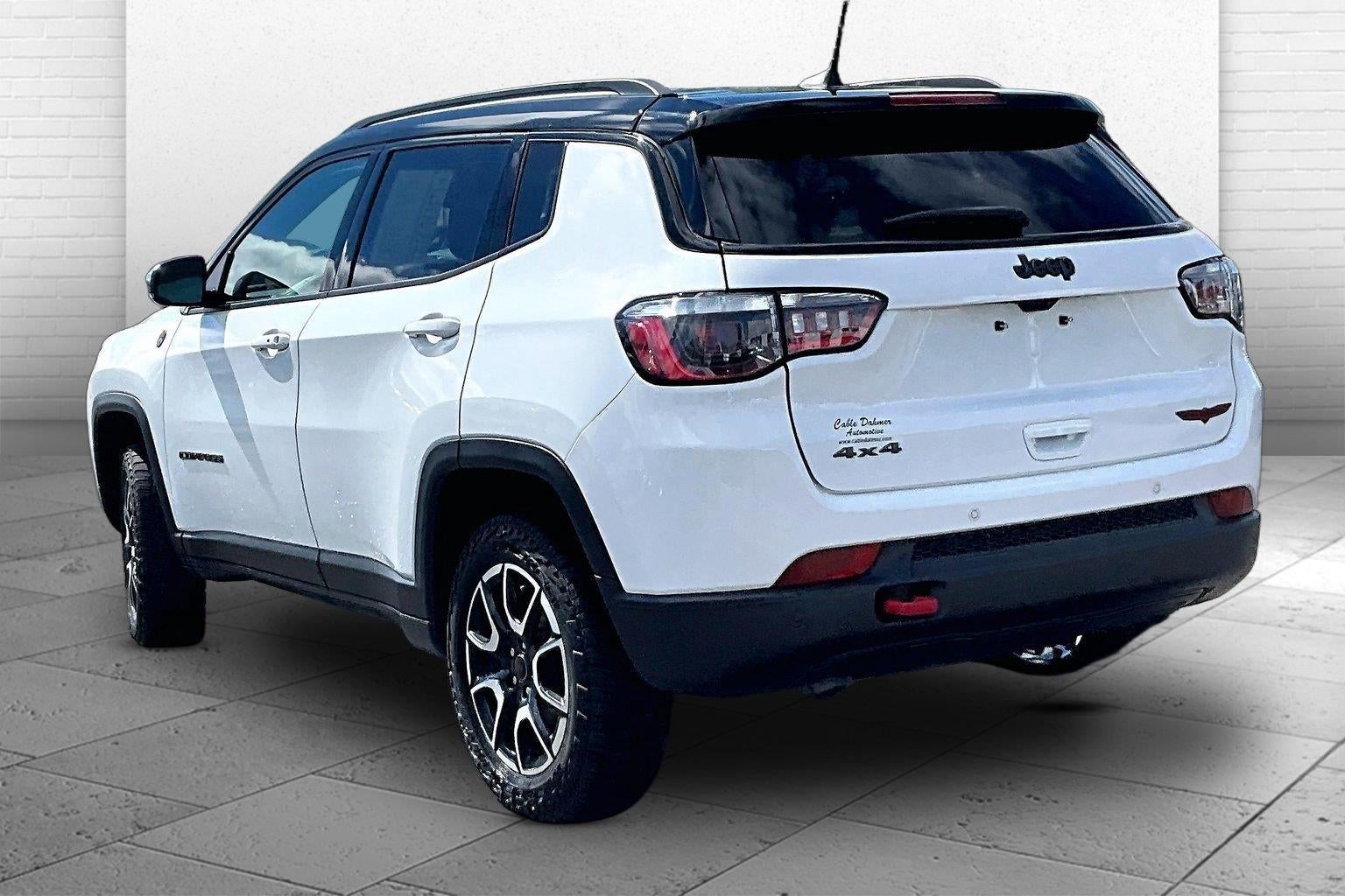 2025 Jeep Compass Trailhawk - Photo 11
