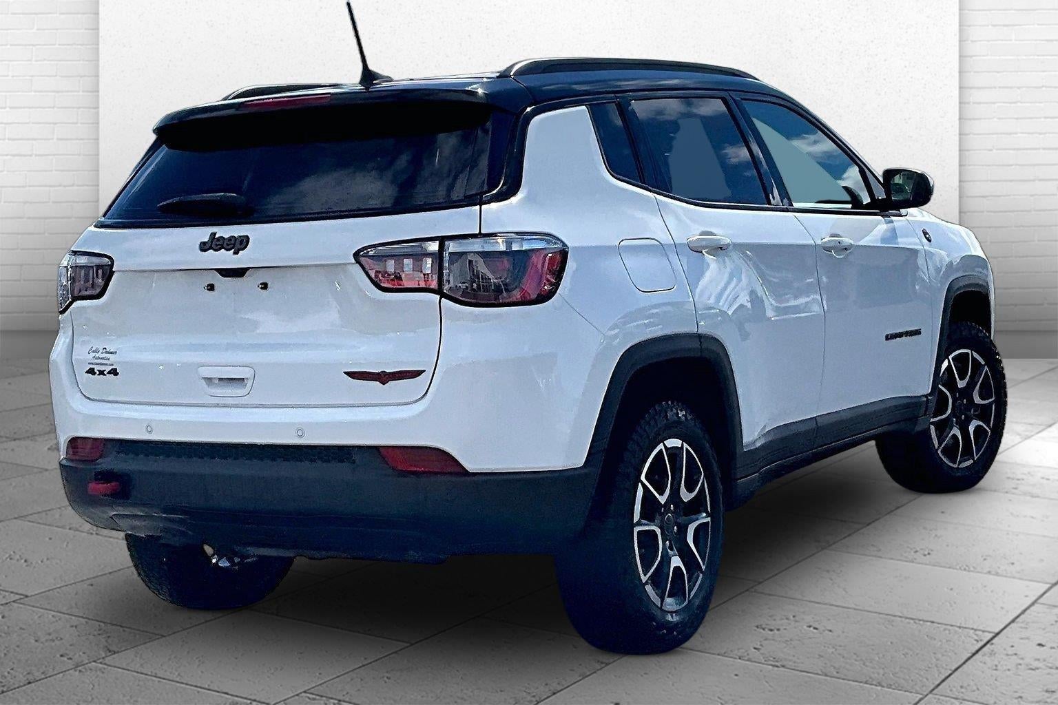 2025 Jeep Compass Trailhawk - Photo 14