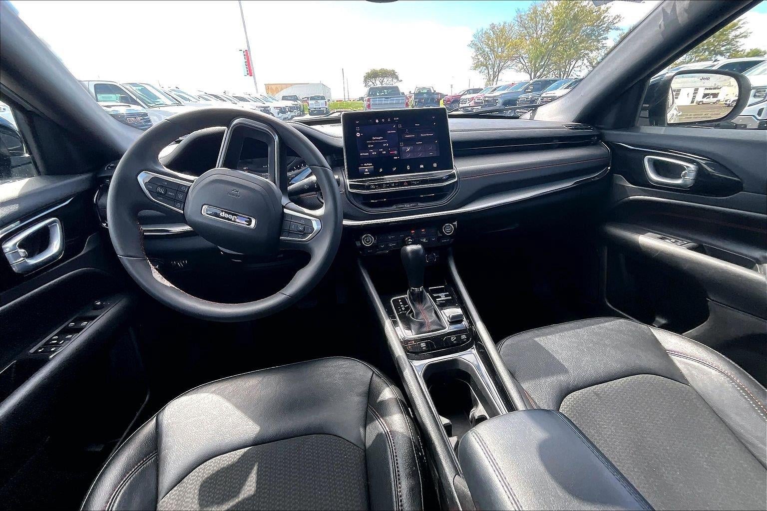 2025 Jeep Compass Trailhawk - Photo 16