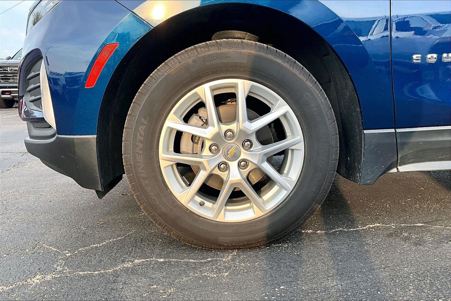 Used 2022 Chevrolet Equinox LT with VIN 3GNAXUEV2NL289069 for sale in Kansas City