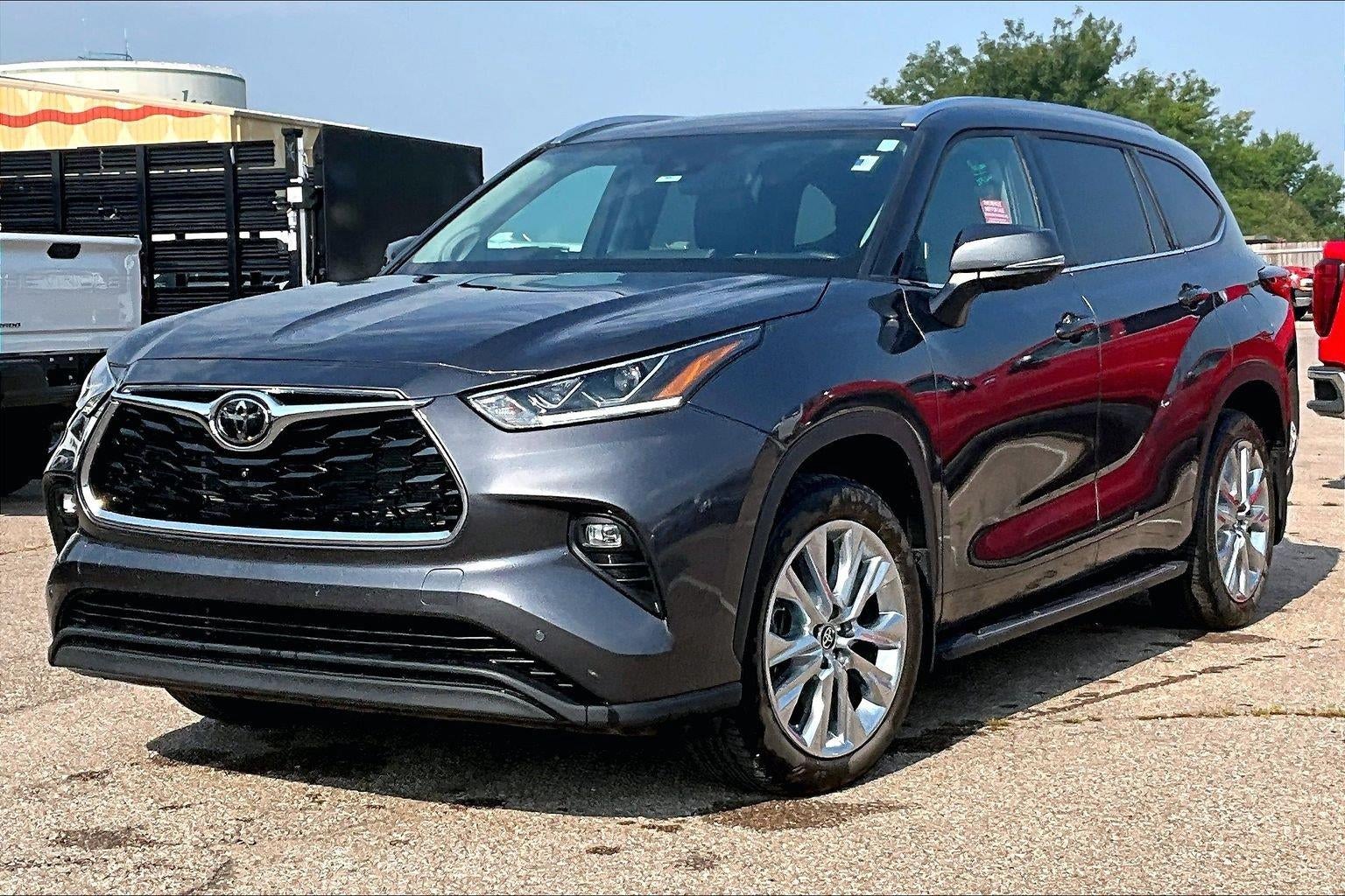 2024 Toyota Highlander LE