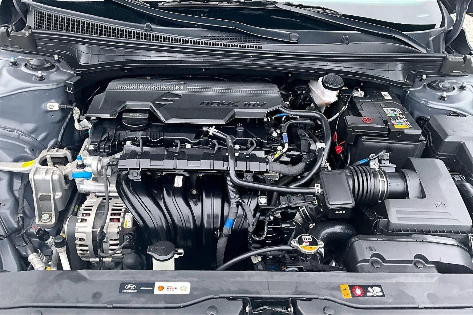 2025 Hyundai Elantra Limited - Photo 10