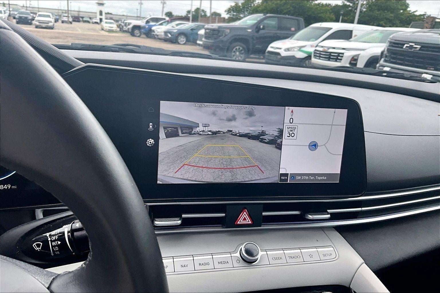 2025 Hyundai Elantra Limited - Photo 21