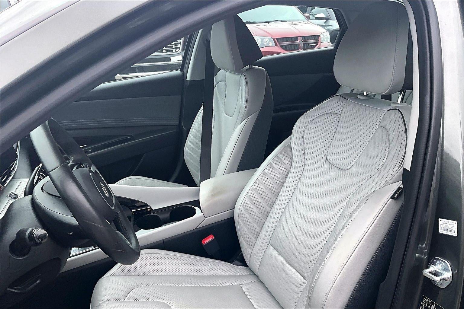 2025 Hyundai Elantra Limited - Photo 22