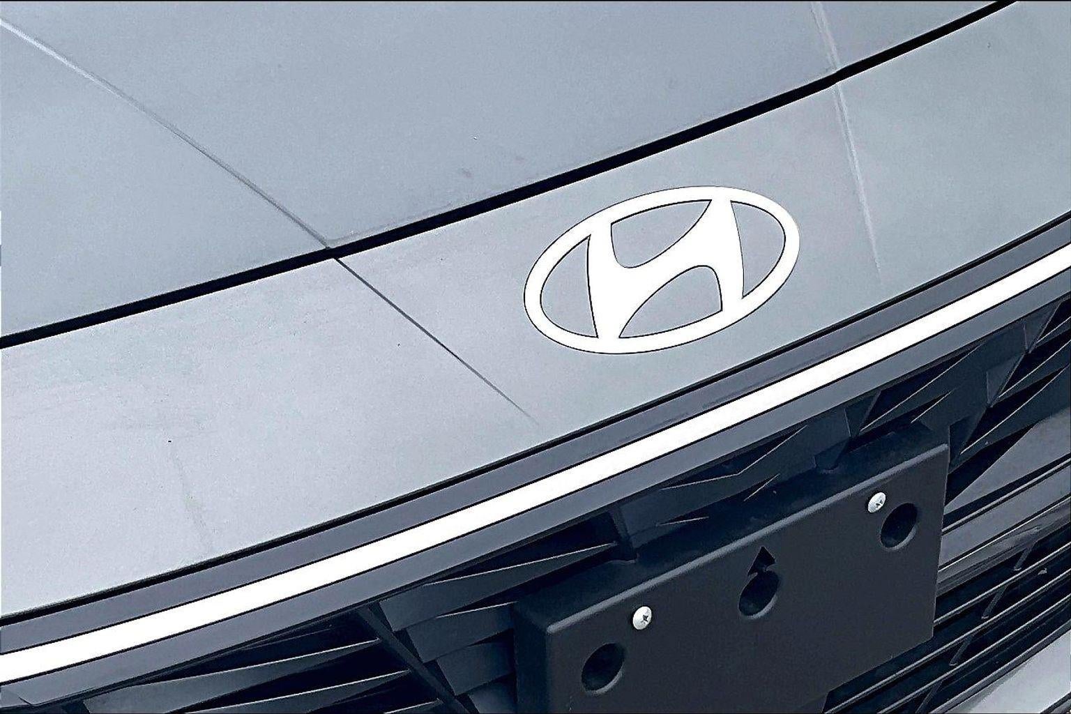 2025 Hyundai Elantra Limited - Photo 29