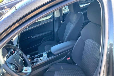 2025 Kia K5 LXS