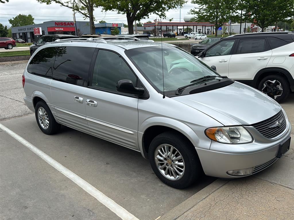 2002 Chrysler Town & Country Limited