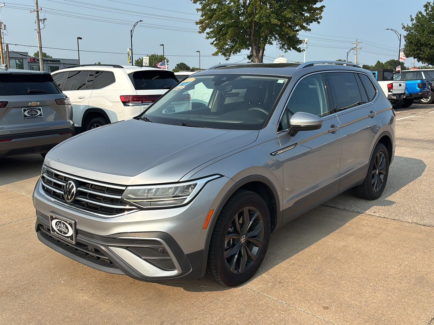2023 Volkswagen Tiguan SE