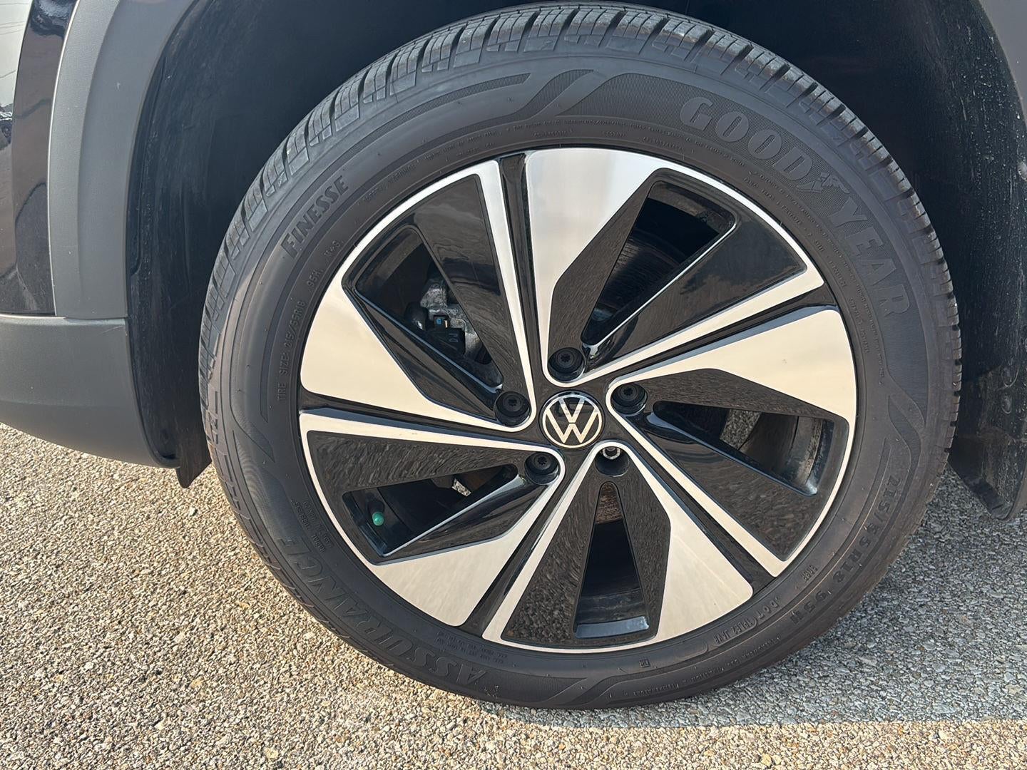 2023 Volkswagen Taos SE