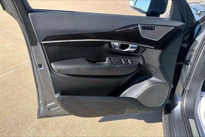 2018 Volvo XC90 Momentum